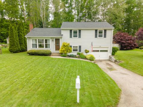 25 Meadow Wood Drive North Stonington CT 06359