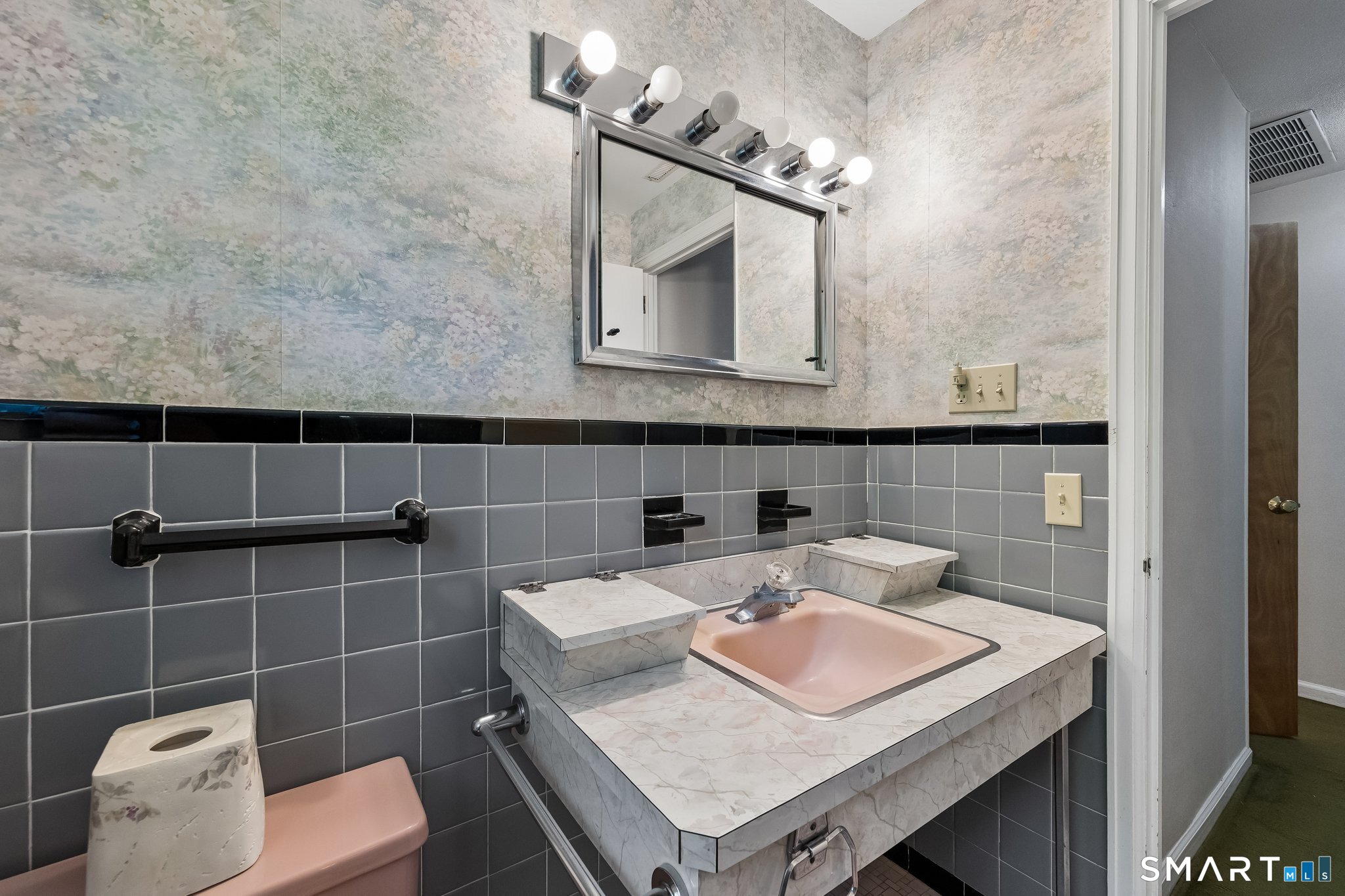 29 Collier Circle Hamden CT 06518