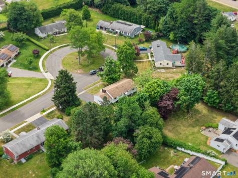 29 Collier Circle Hamden CT 06518