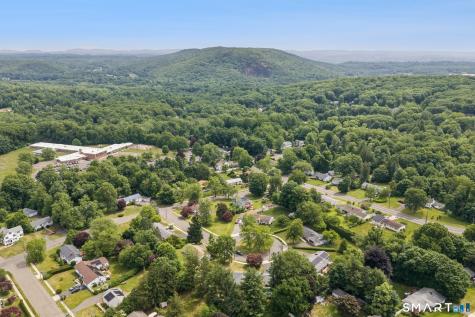 29 Collier Circle Hamden CT 06518