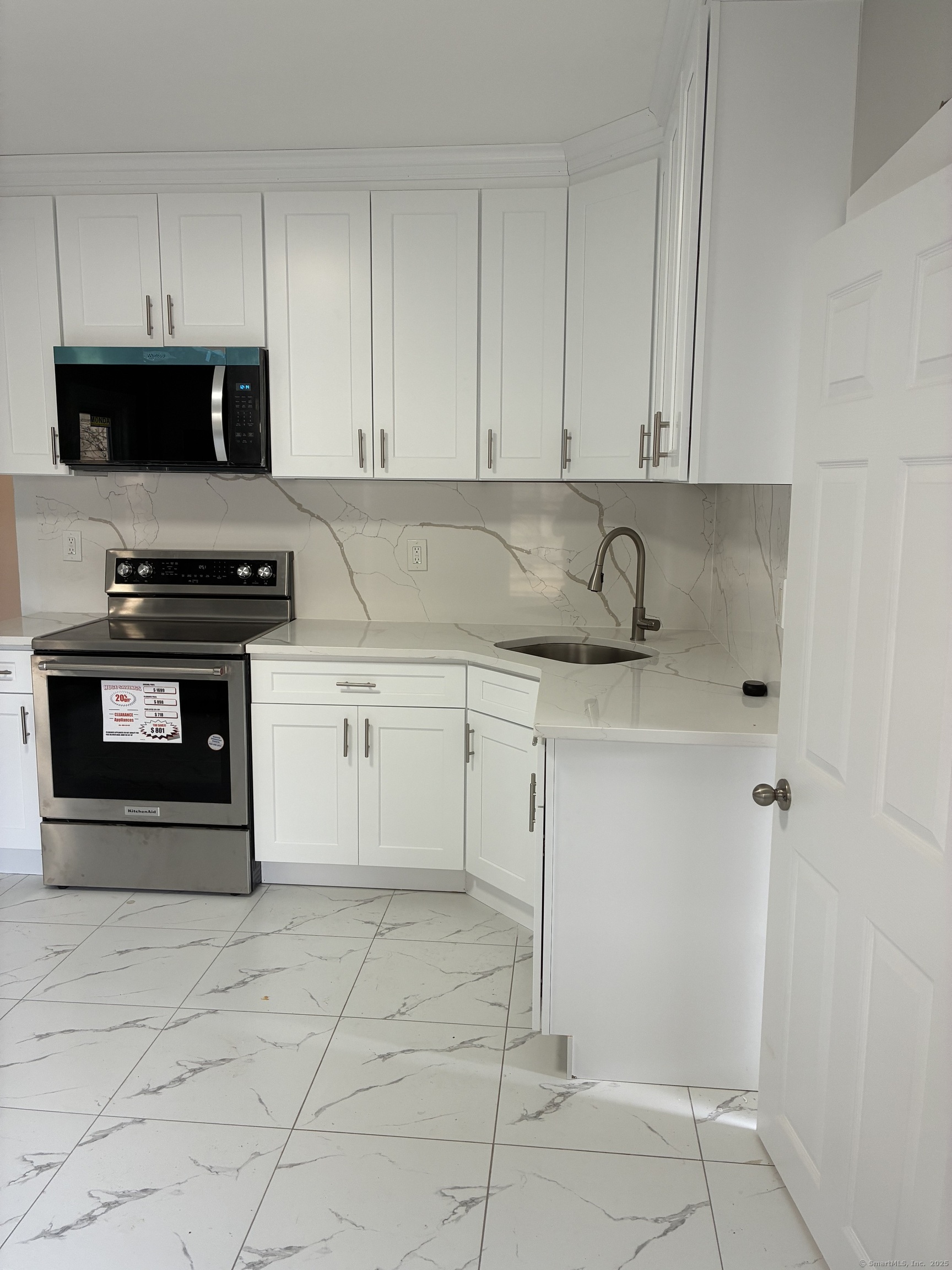 26 Jefferson Avenue New London CT 06320