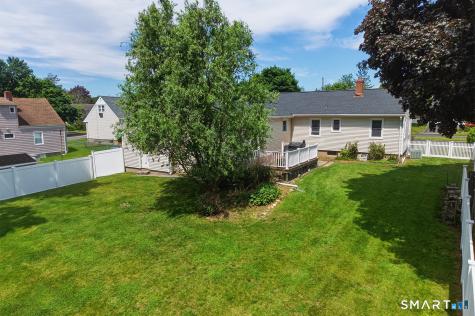 35 Birchwood Square Stratford CT 06614