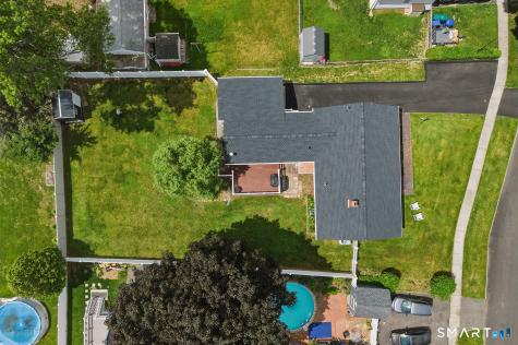 35 Birchwood Square Stratford CT 06614