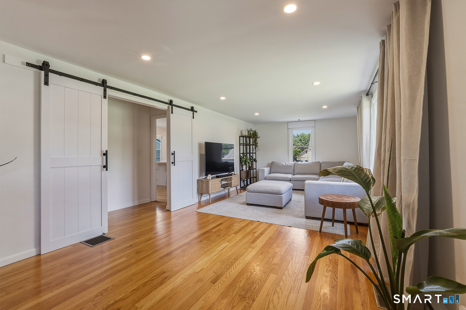 35 Birchwood Square Stratford CT 06614
