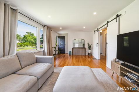 35 Birchwood Square Stratford CT 06614
