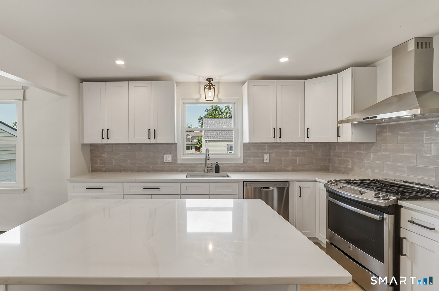 35 Birchwood Square Stratford CT 06614