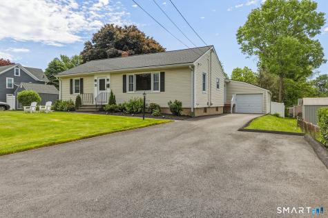 35 Birchwood Square Stratford CT 06614
