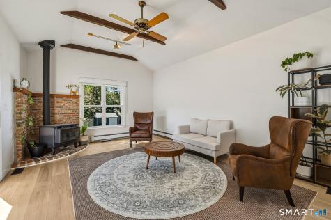 35 Birchwood Square Stratford CT 06614