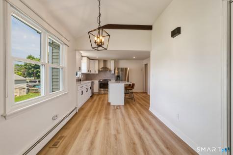 35 Birchwood Square Stratford CT 06614
