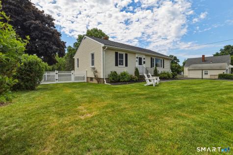 35 Birchwood Square Stratford CT 06614