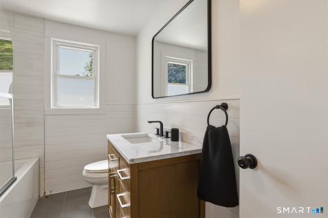35 Birchwood Square Stratford CT 06614