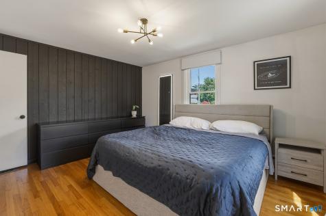 35 Birchwood Square Stratford CT 06614
