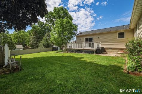 35 Birchwood Square Stratford CT 06614