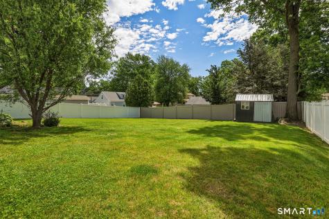 35 Birchwood Square Stratford CT 06614