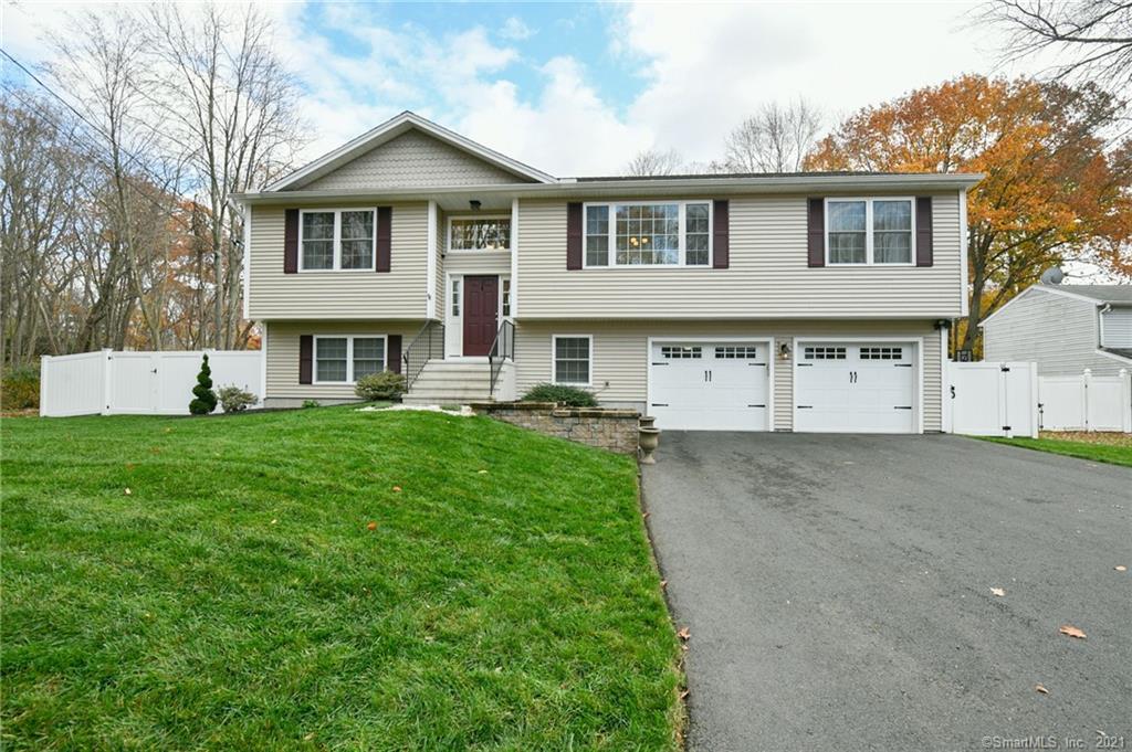 14 Woodbridge Manor Road Ansonia CT 06401