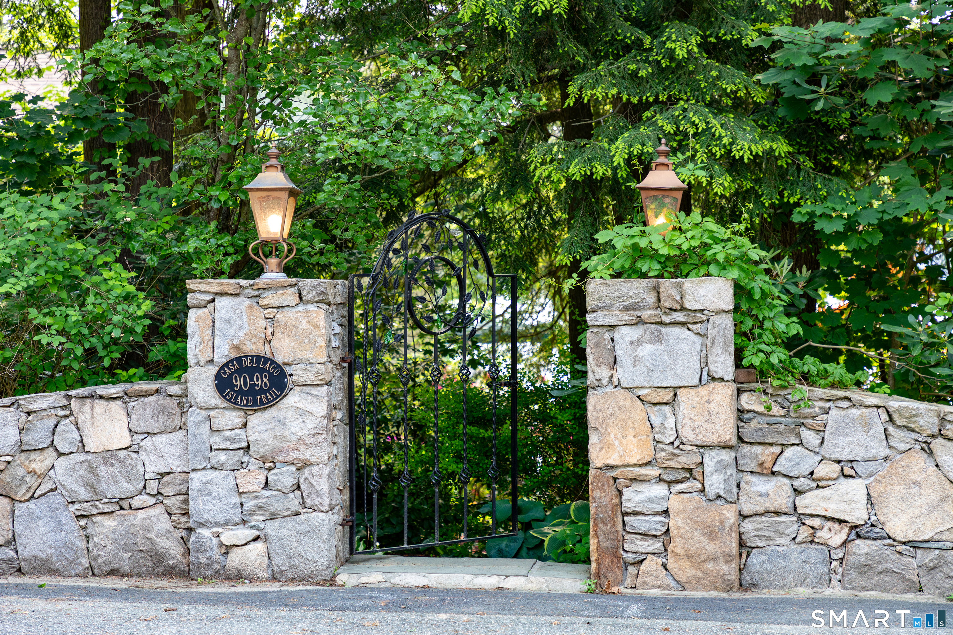 98 Island Trail Morris CT 06763