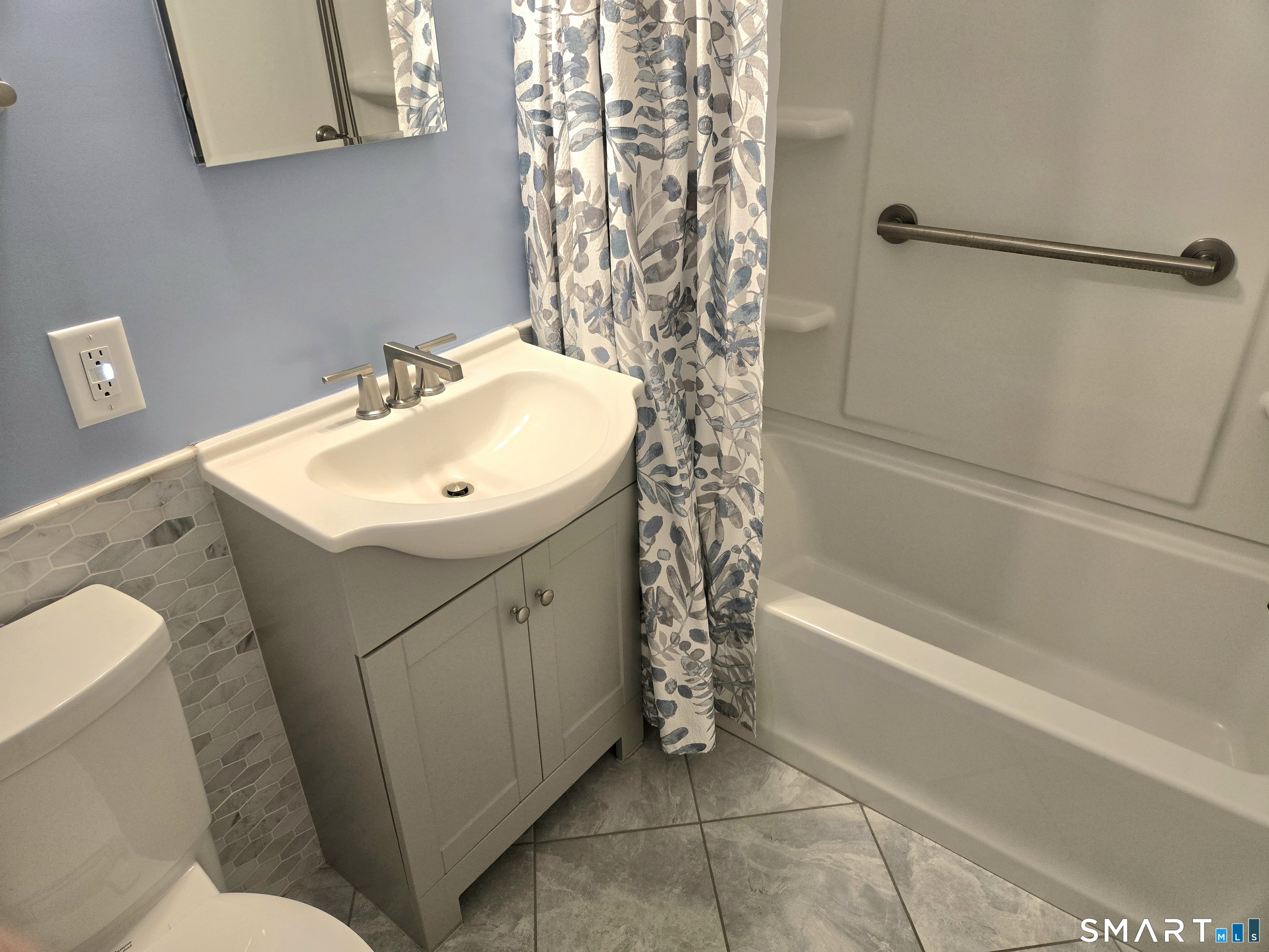 21 Downing Circle Bloomfield CT 06002