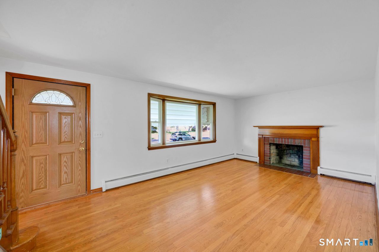 49 Schaffer Drive East Hartford CT 06118