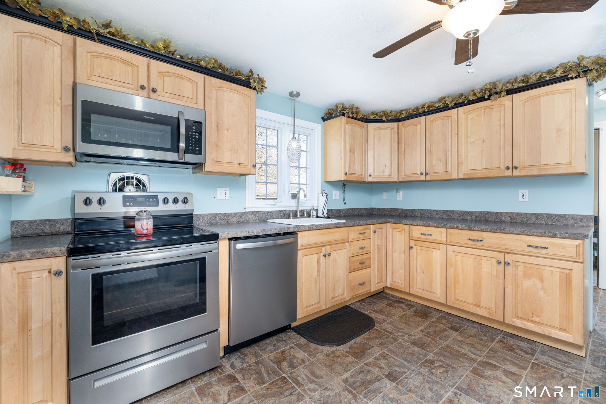 12 Whitehall Drive East Hartford CT 06118