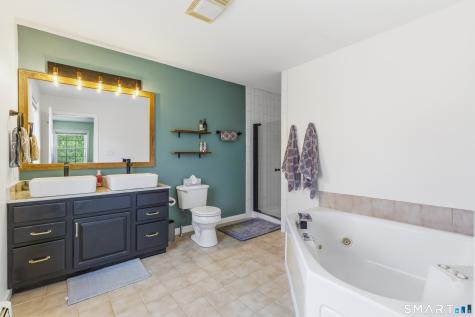9 Clairmont Circle Groton CT 06355