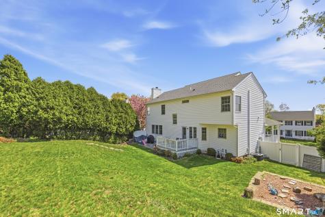 9 Clairmont Circle Groton CT 06355