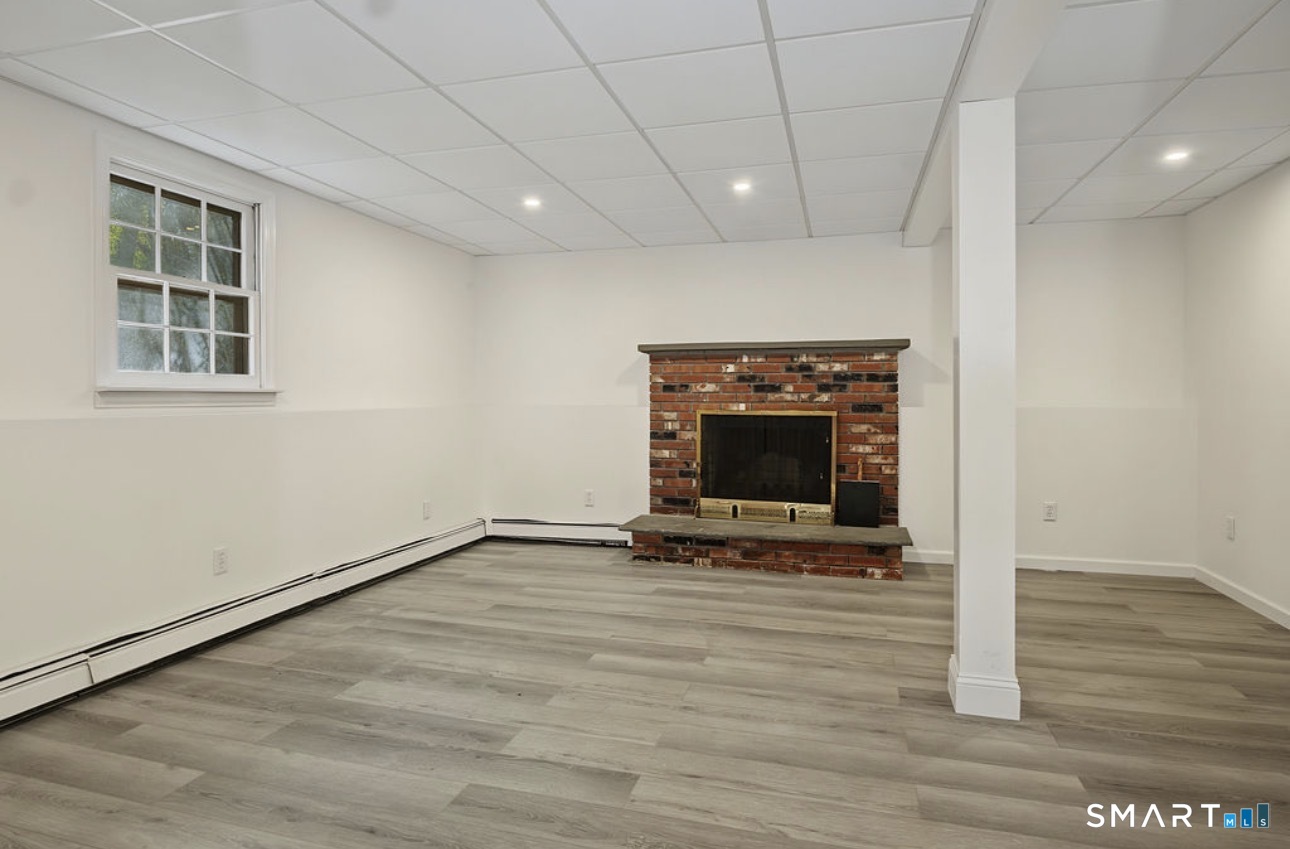121 Long Hill Road Clinton CT 06413