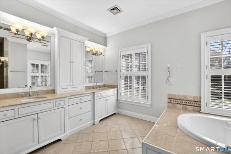 7 Winhall Lane West Hartford CT 06117