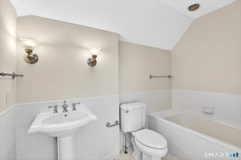 7 Winhall Lane West Hartford CT 06117