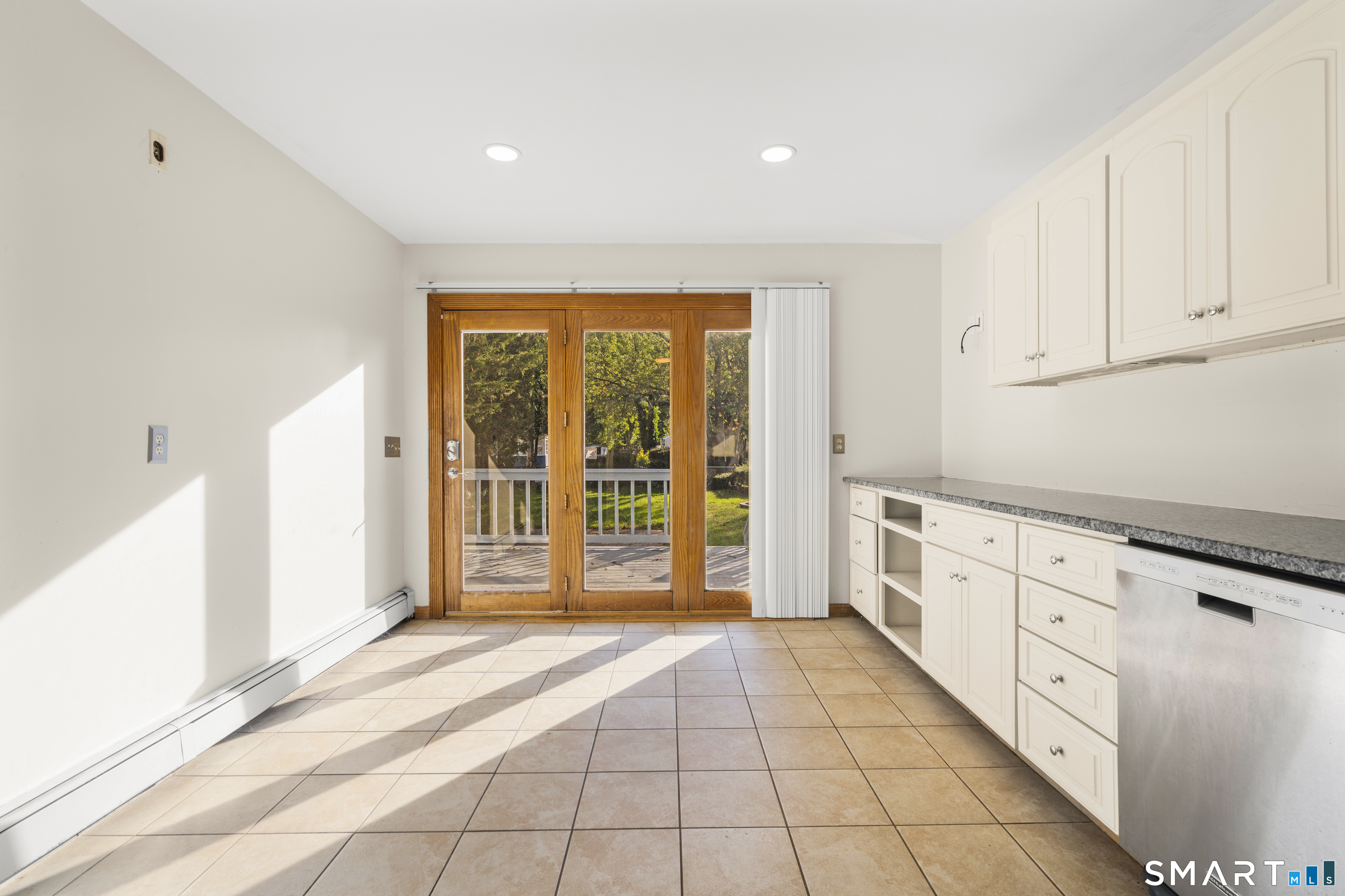 77 Catherine Street East Haven CT 06512