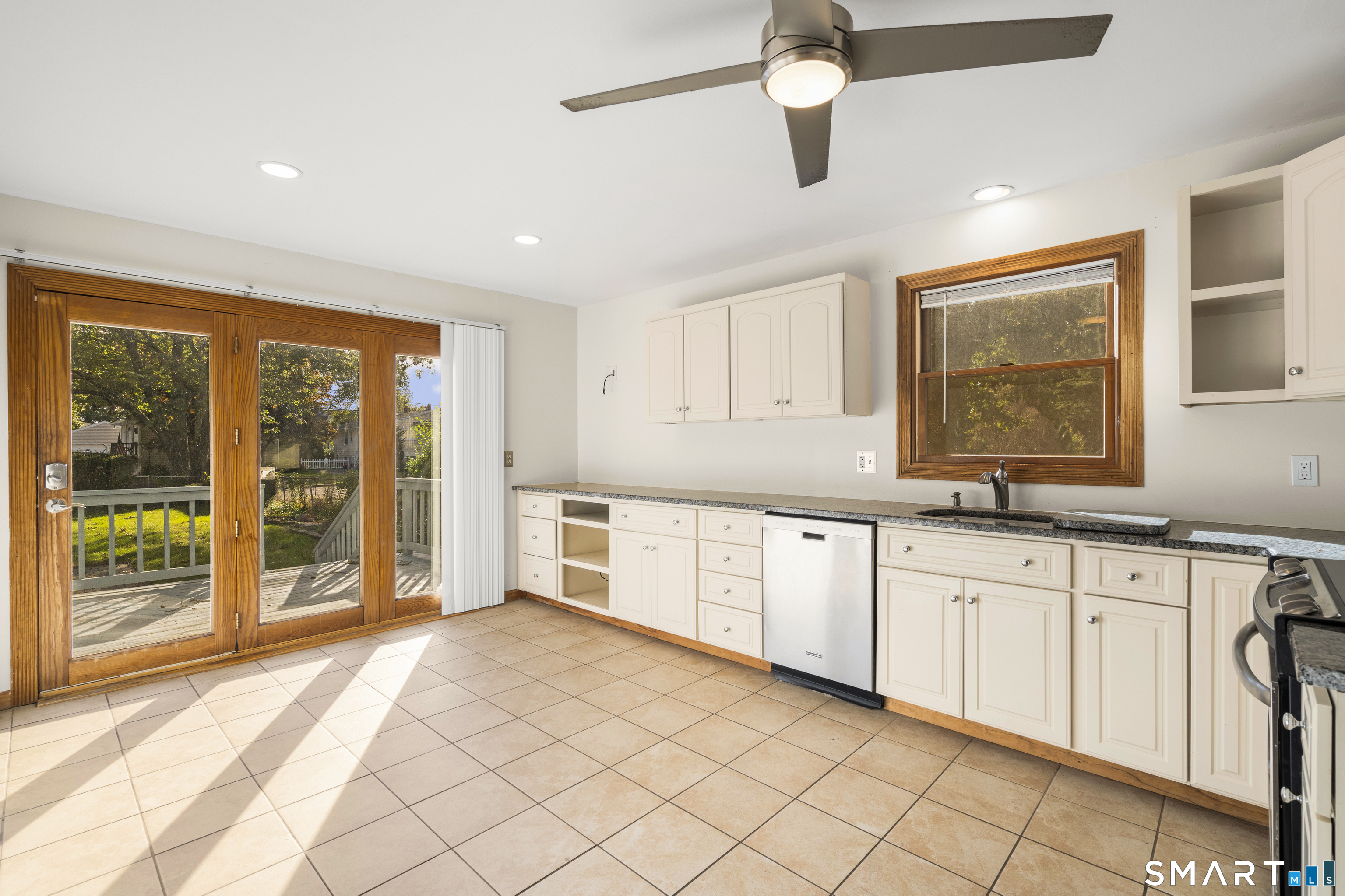 77 Catherine Street East Haven CT 06512