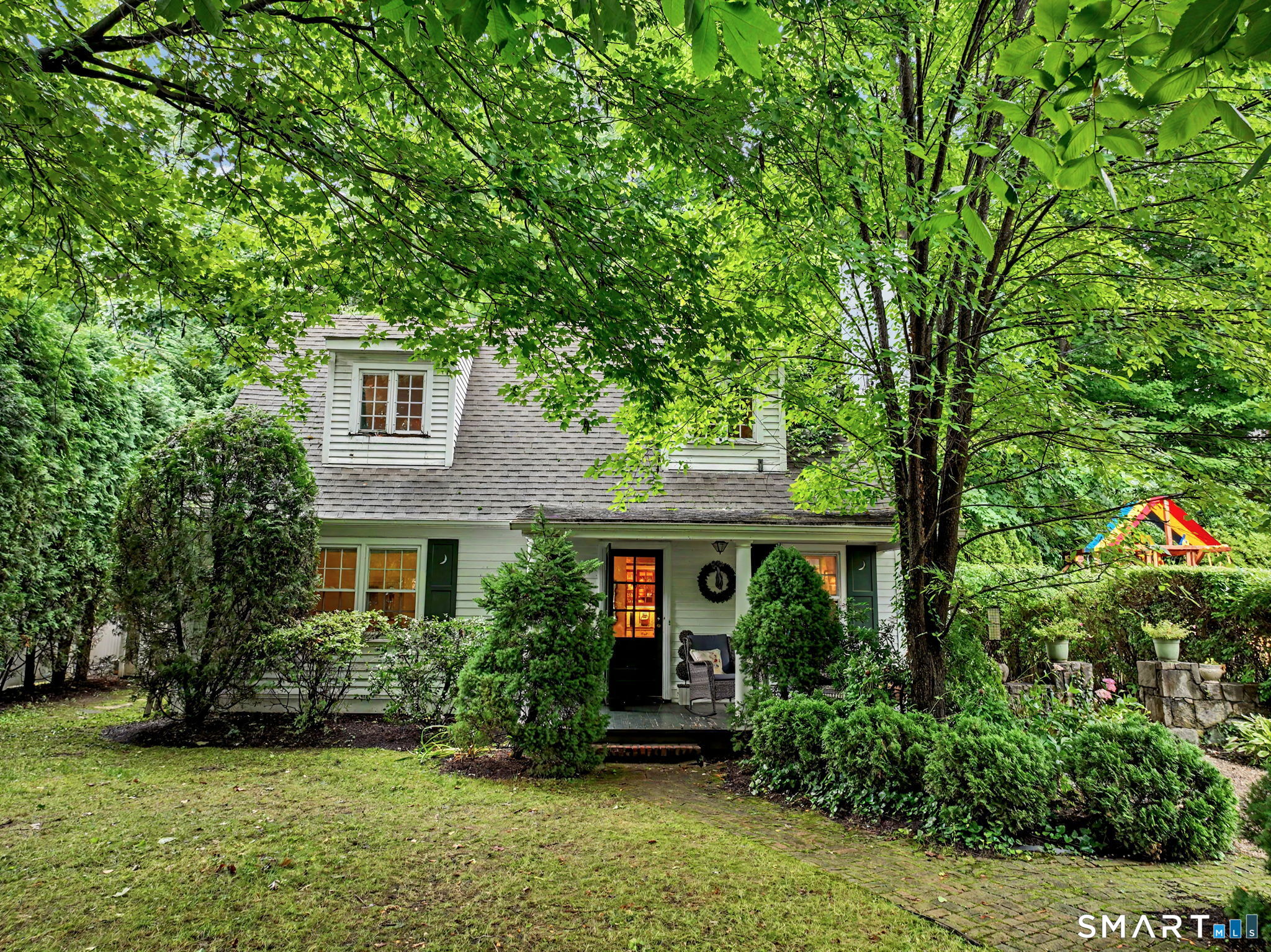 33 Center Drive Greenwich CT 06870