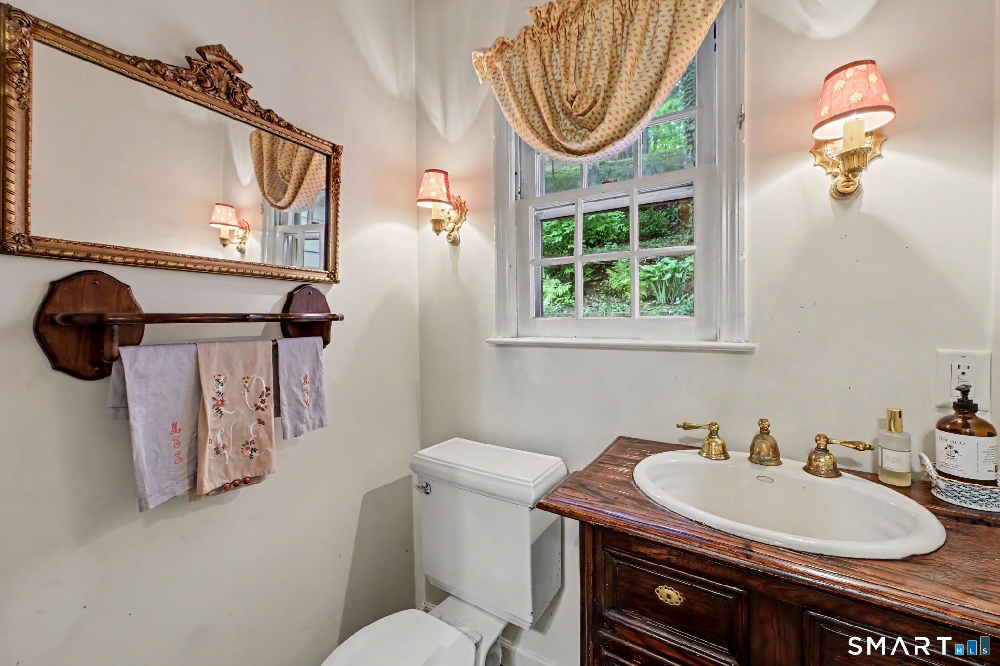 33 Center Drive Greenwich CT 06870