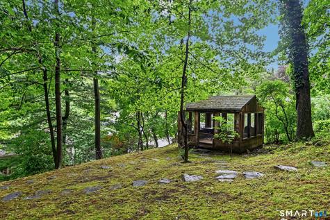 33 Center Drive Greenwich CT 06870