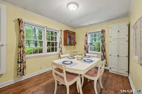 33 Center Drive Greenwich CT 06870