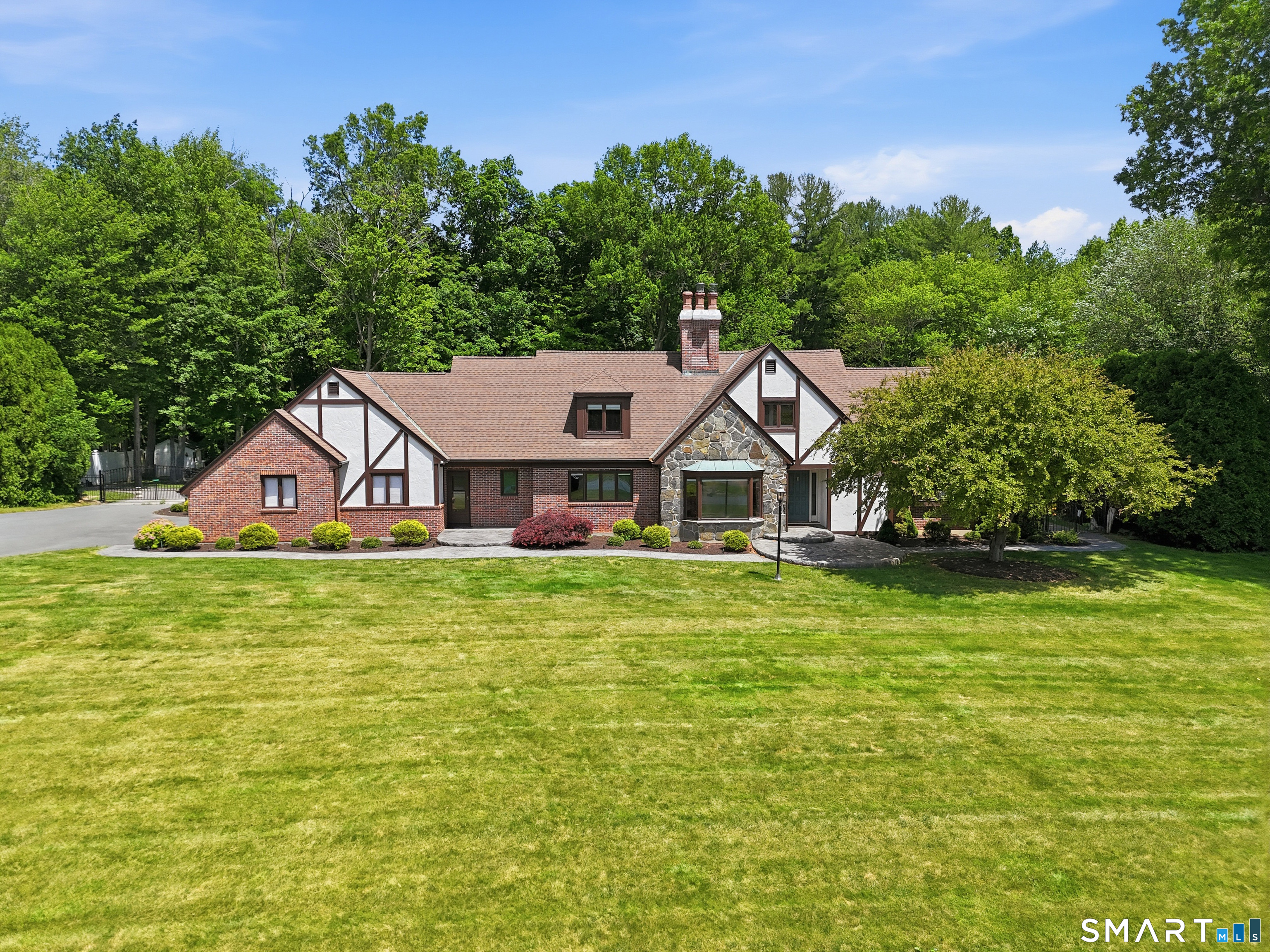 100 Somerwynd Lane Suffield CT 06078