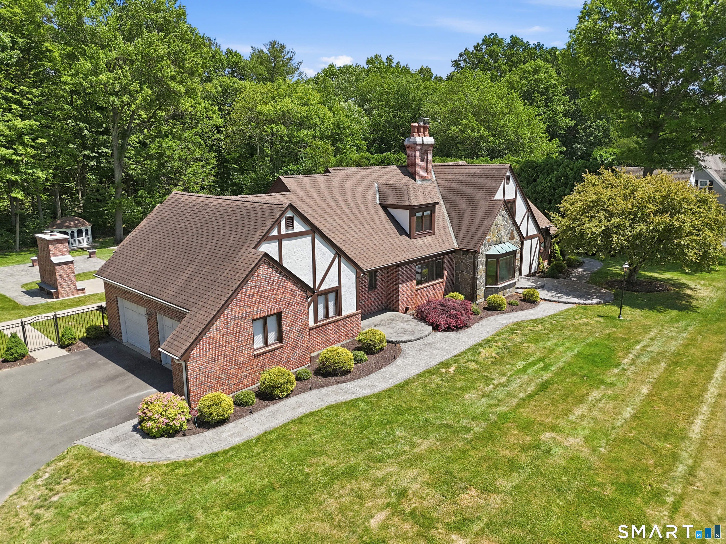 100 Somerwynd Lane Suffield CT 06078