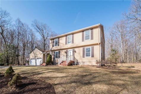 11 Pheasant Run Burlington CT 06013