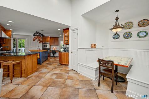 13 Lakeside Drive Stamford CT 06903