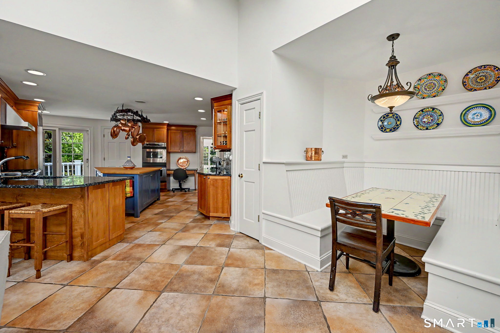 13 Lakeside Drive Stamford CT 06903