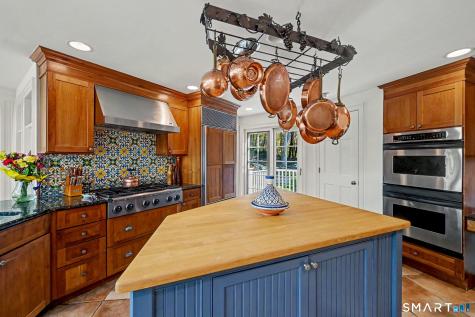 13 Lakeside Drive Stamford CT 06903