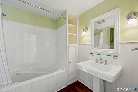 13 Lakeside Drive Stamford CT 06903