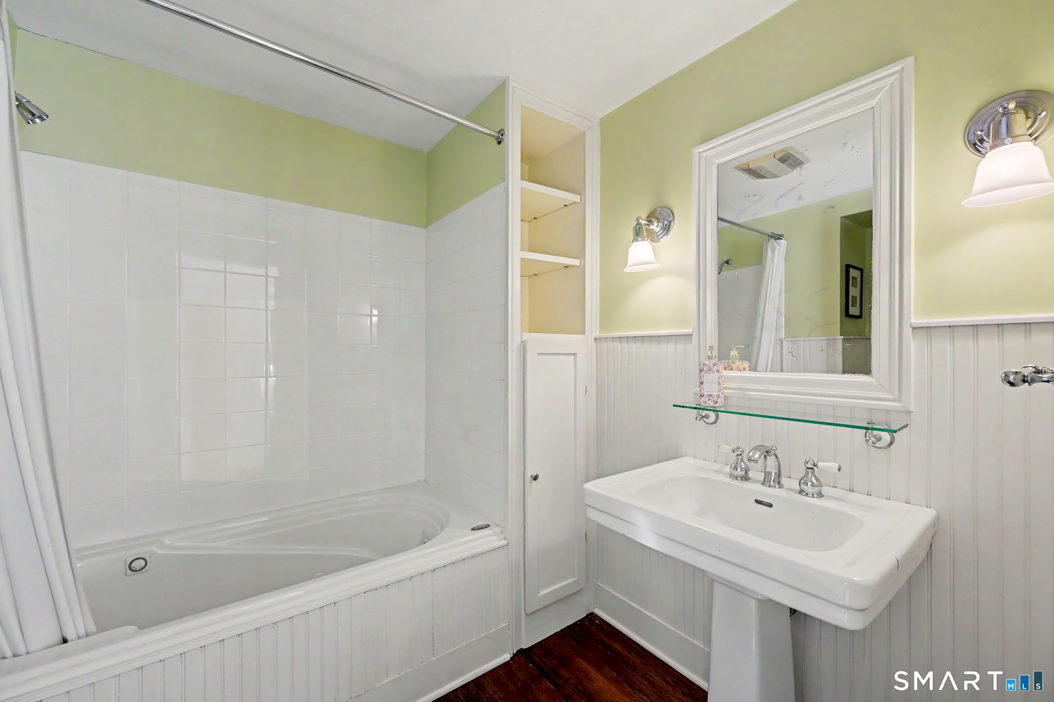 13 Lakeside Drive Stamford CT 06903