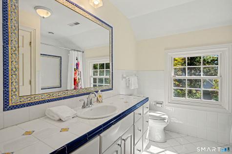 13 Lakeside Drive Stamford CT 06903