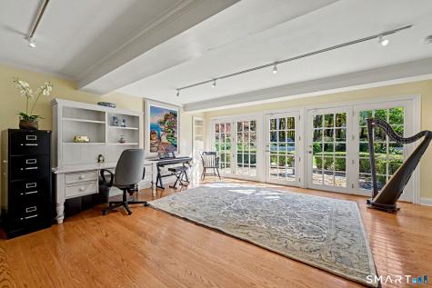 13 Lakeside Drive Stamford CT 06903