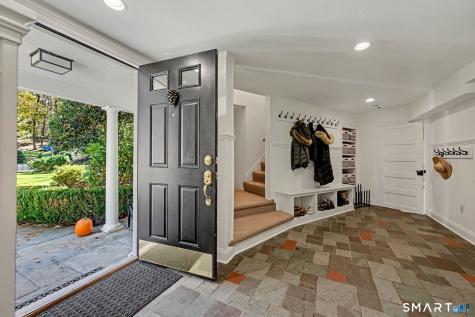 13 Lakeside Drive Stamford CT 06903