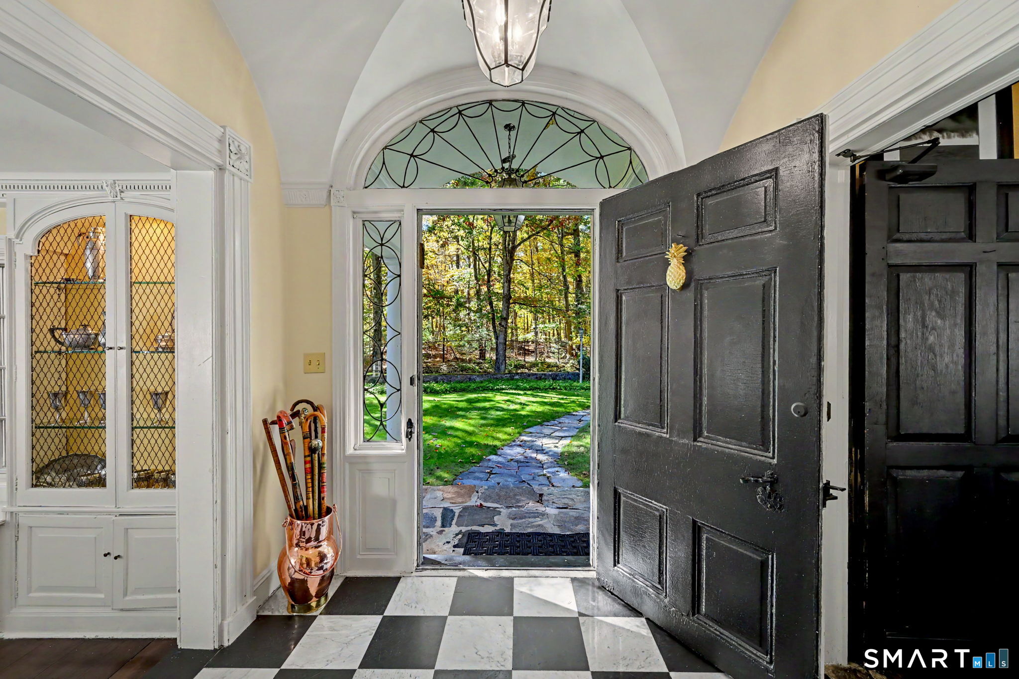 13 Lakeside Drive Stamford CT 06903