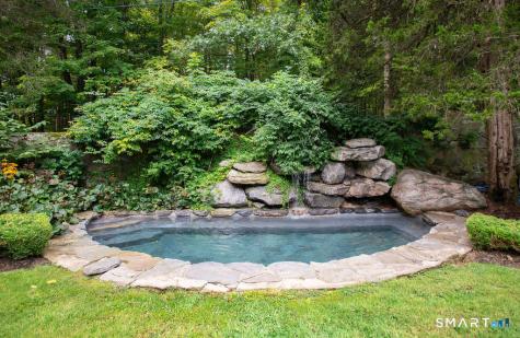 13 Lakeside Drive Stamford CT 06903