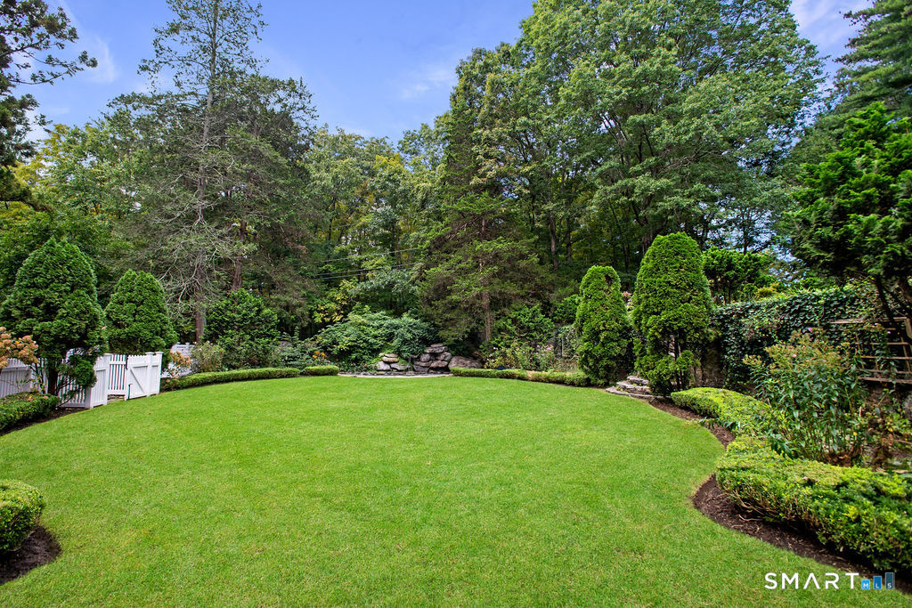 13 Lakeside Drive Stamford CT 06903