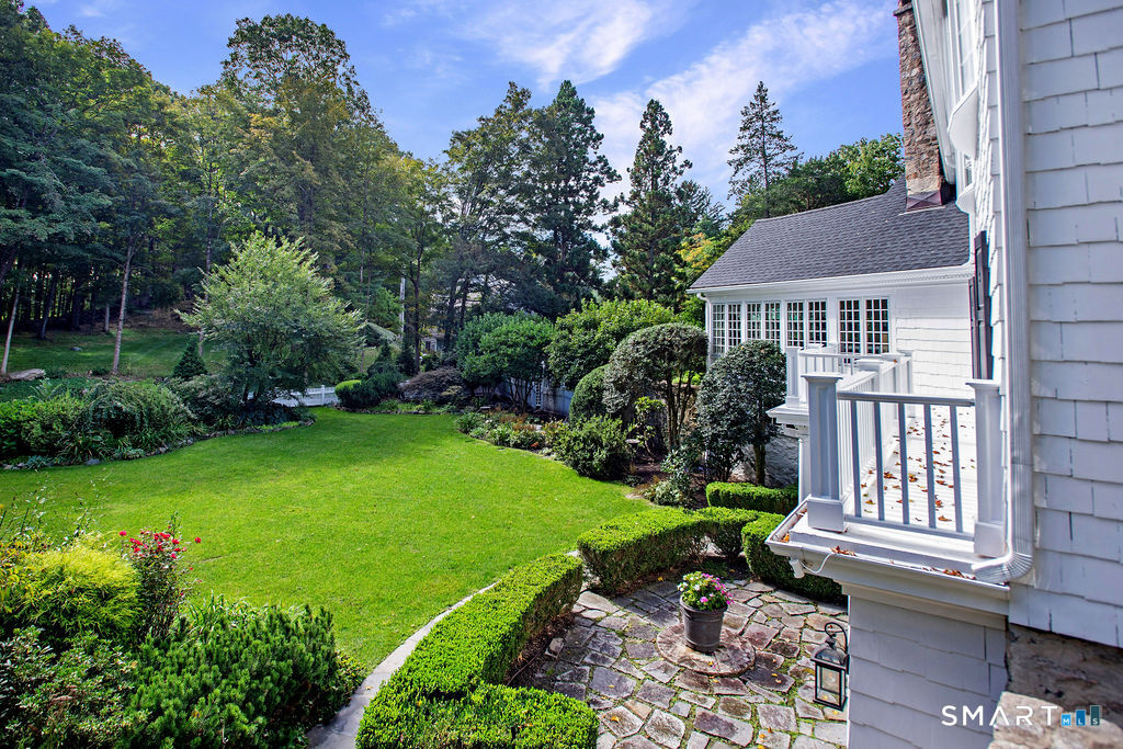 13 Lakeside Drive Stamford CT 06903