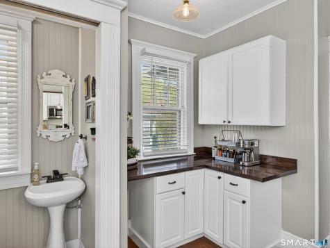 115 West Thames Street Norwich CT 06360